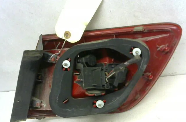 Feu arrière gauche Seat IBIZA IV ST (6J8, 6P8) 1.2 tdi (2010-2015) occasion