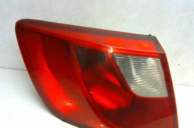 Feu arrière gauche Seat IBIZA IV ST (6J8, 6P8) 1.2 tdi (2010-2015) occasion