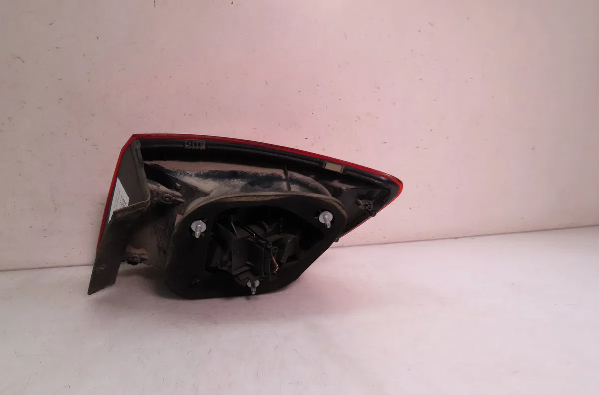 Feu arrière gauche Seat IBIZA IV ST (6J8, 6P8) 1.6 tdi (2010-2015) occasion