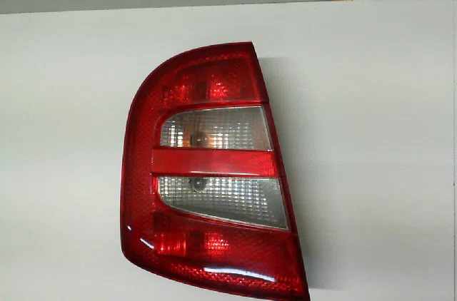 Feu arrière gauche SKODA FABIA I  1.4 60ch occasion