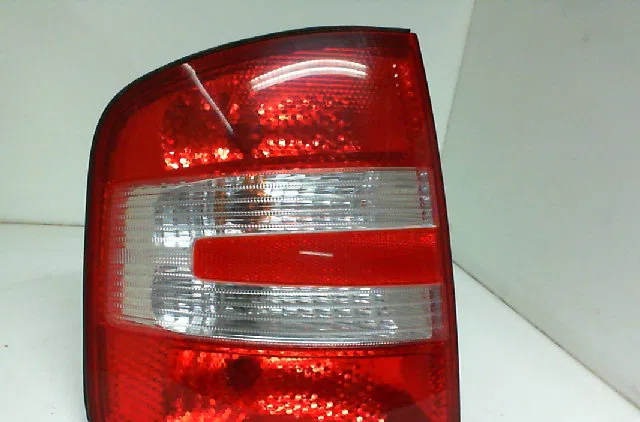 Feu arrière gauche SKODA FABIA I  1.4 68ch occasion