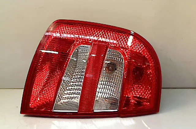 Feu arrière gauche SKODA FABIA I  1.9 SDI occasion