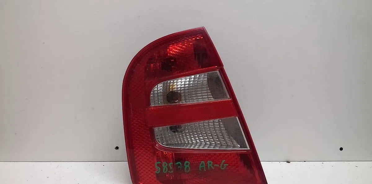 Feu arrière gauche Skoda FABIA I (6Y2) 1.4 (1999-2003) occasion