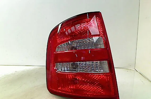Feu arrière gauche Skoda FABIA I Combi (6Y5) 1.4 tdi (2003-2007) occasion