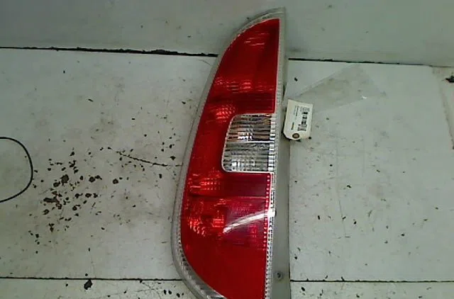 Feu arrière gauche Skoda ROOMSTER (5J7) 1.4 tdi (2006-2010) occasion