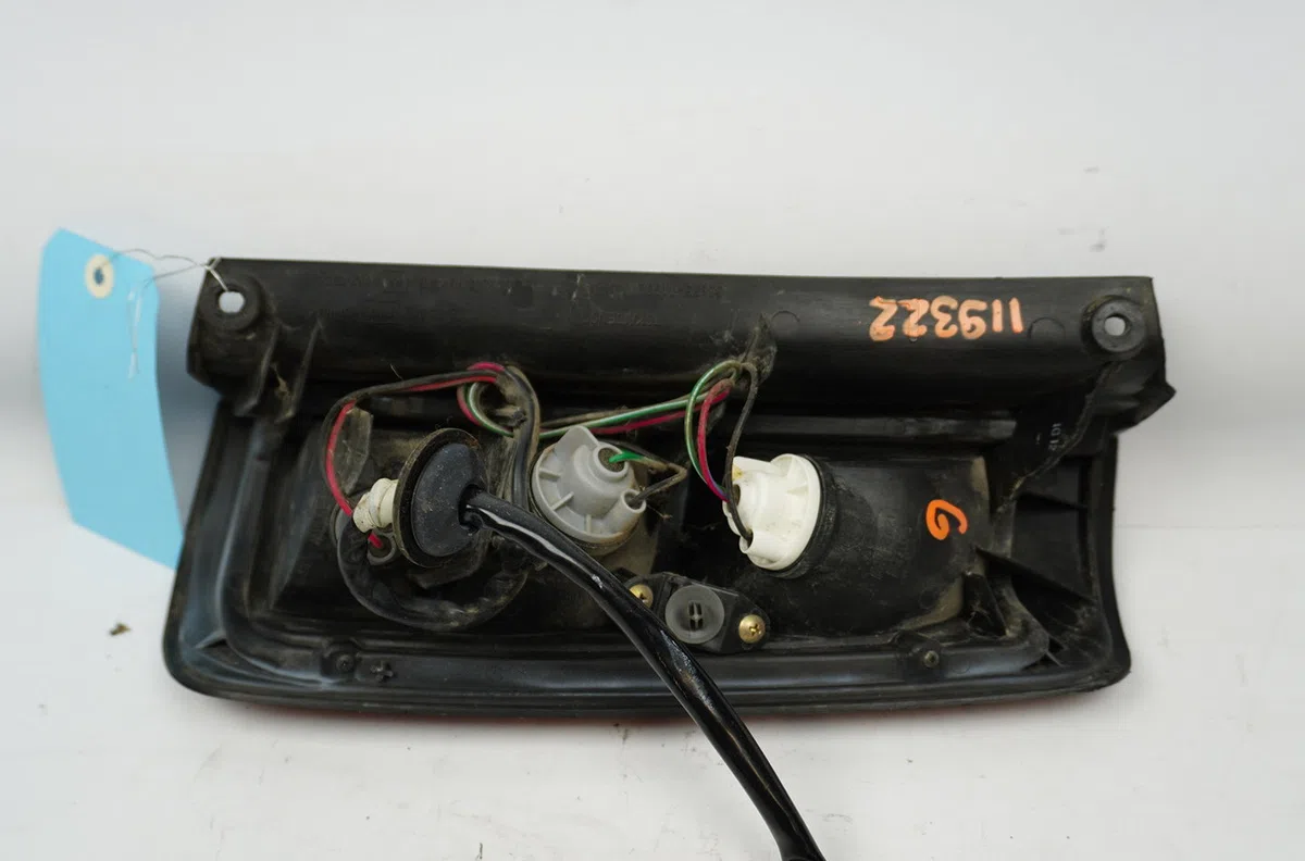 Feu arrière gauche Suzuki IGNIS I (FH) 1.3 4wd (rg413) (2000-2003) occasion
