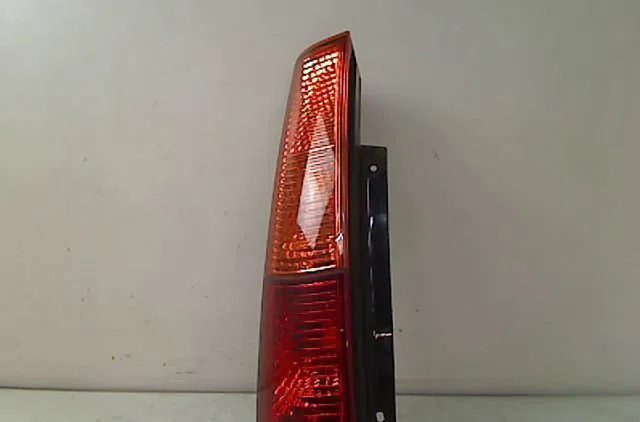 Feu arrière gauche SUZUKI IGNIS II 2005 occasion