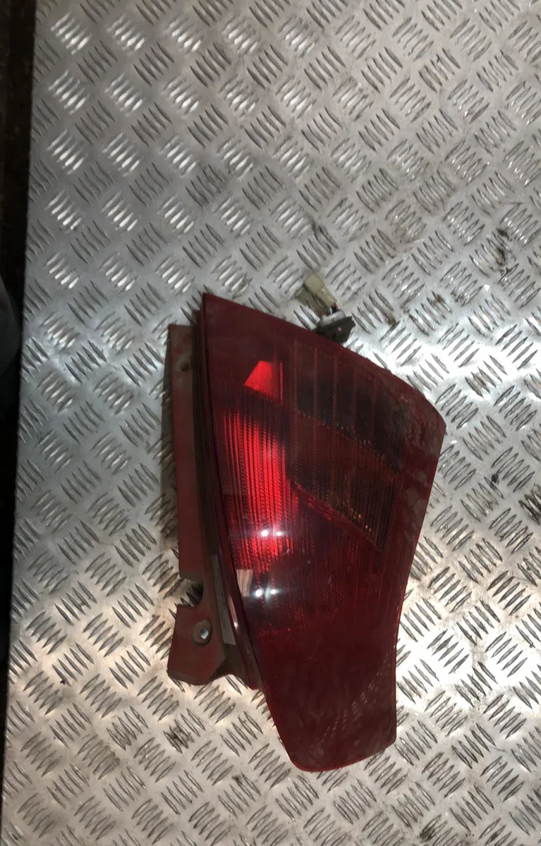 Feu arrière gauche SUZUKI SWIFT 3 occasion