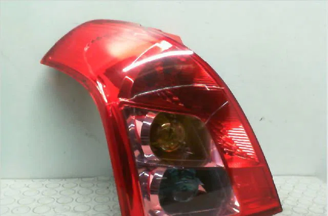 Feu arrière gauche Suzuki SWIFT III (MZ, EZ) 1.3 ddis (rs 413d) (2005) occasion