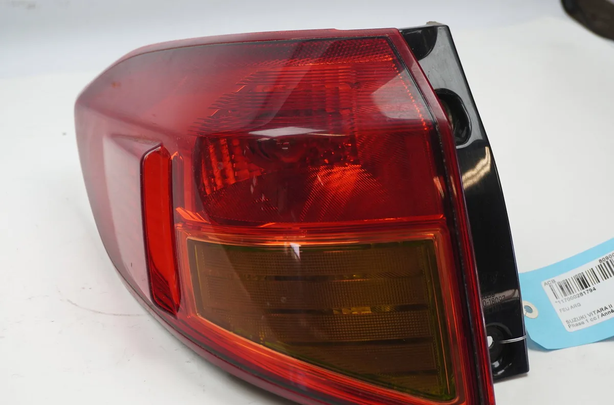 Feu arrière gauche Suzuki VITARA (LY) 1.6 allgrip (apk 416) (2015) occasion