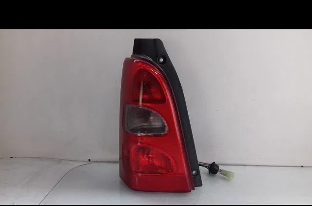 Feu arrière gauche Suzuki WAGON R 3-5 portes (MM) 1.3 (rb 413) (2000-2004) occasion