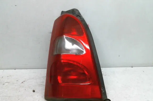 Feu arrière gauche Suzuki WAGON R 3-5 portes (MM) 1.3 (rb 413) (2000-2004) occasion