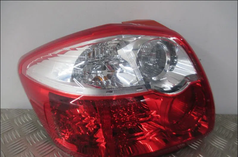 Feu arrière gauche Toyota AURIS (_E15_) 2.0 d-4d (ade150_) (2006-2012) occasion