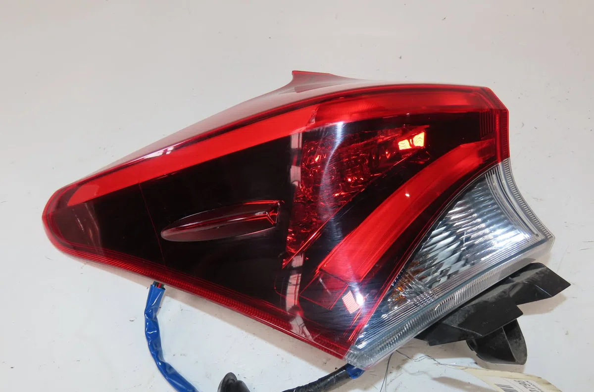 Feu arrière gauche Toyota AURIS (_E18_) 1.2 (nre185_) (2015-2018) occasion