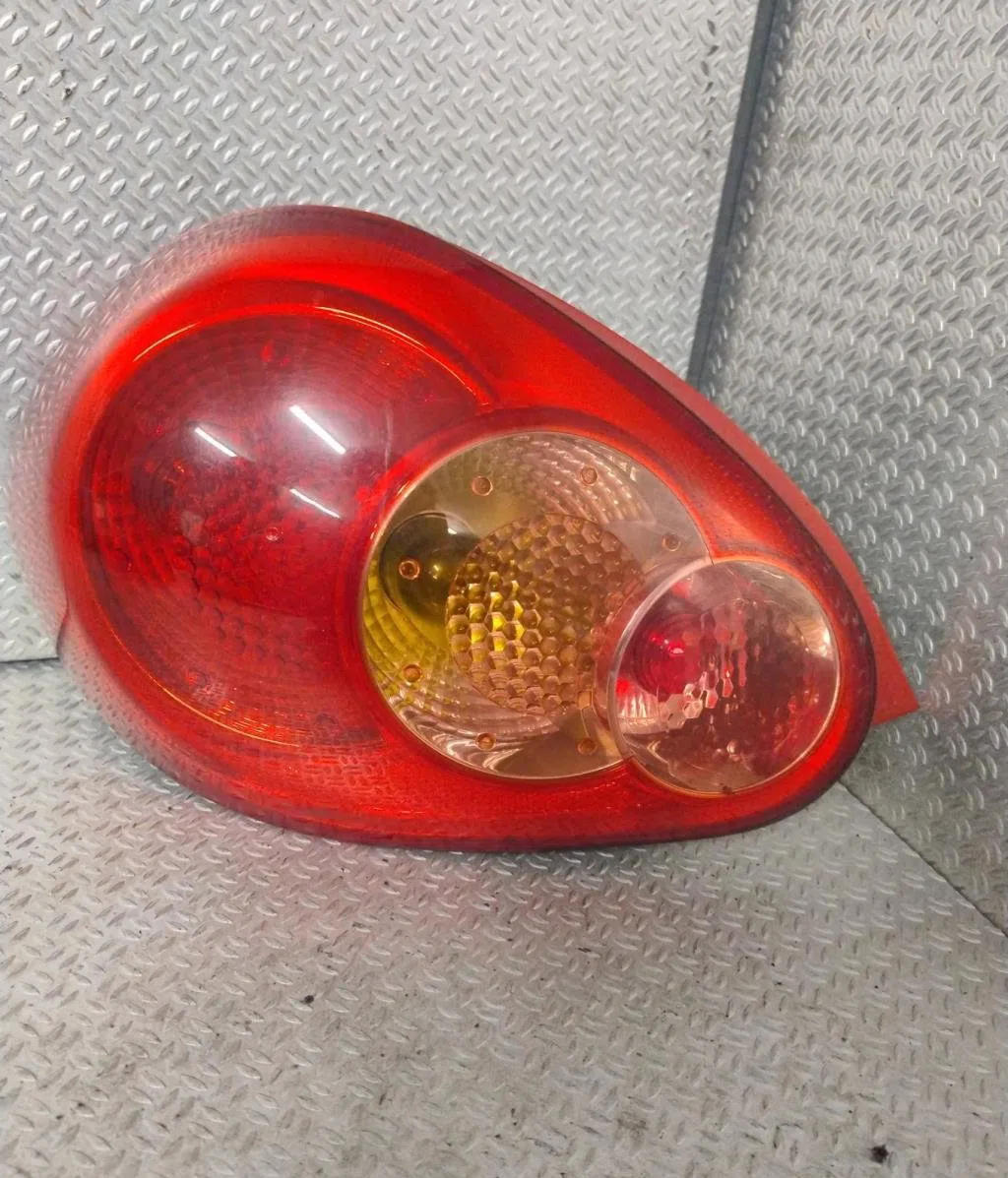 Feu arrière gauche Toyota AYGO (_B1_) 1.0 (kgb10_) (2005-2014) 5 portes occasion