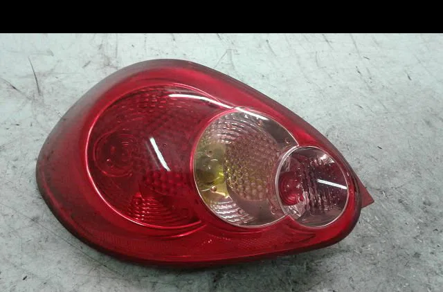 Feu arrière gauche Toyota AYGO (_B1_) 1.4 hdi (wnb10_) (2005-2010) occasion