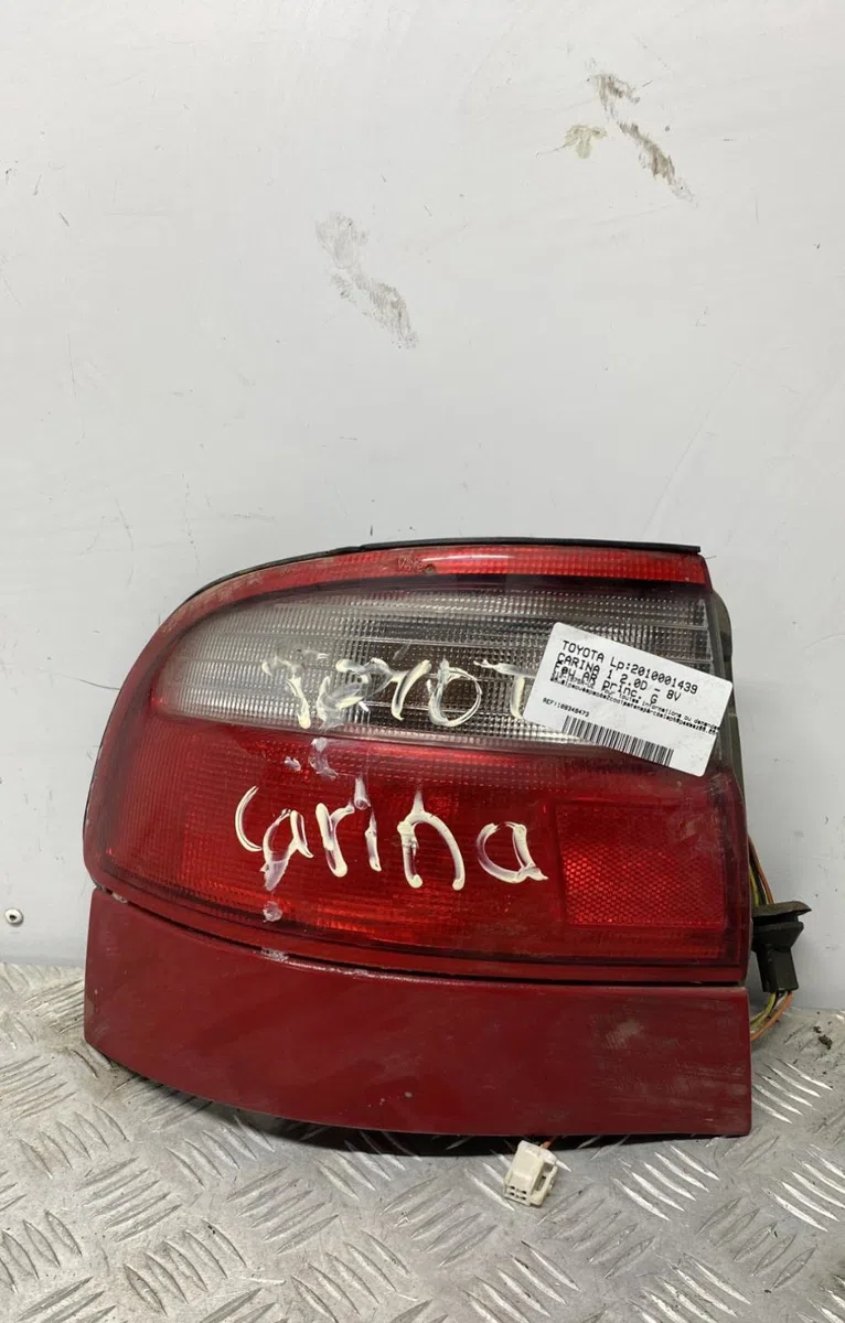Feu arrière gauche TOYOTA CARINA 1 occasion