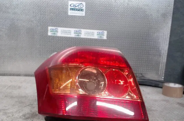Feu arrière gauche TOYOTA COROLLA 10  COROLLA 10 PHASE 1 occasion