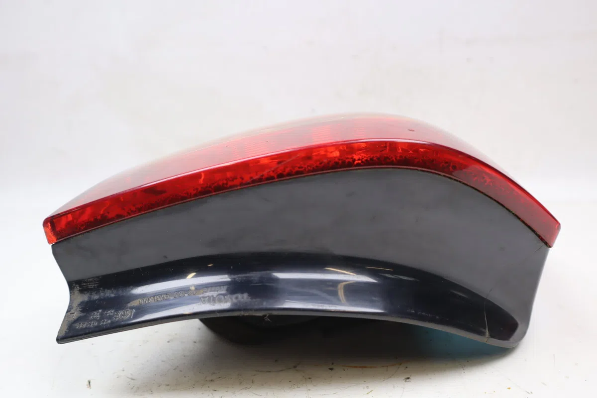 Feu arrière gauche Toyota COROLLA (_E12_) 1.6 vvt-i (zze121_) (2002-2006) occasion