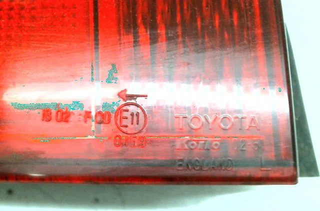 Feu arrière gauche Toyota COROLLA (_E12_) 2.0 d-4d (cde120_) (2002-2006) occasion