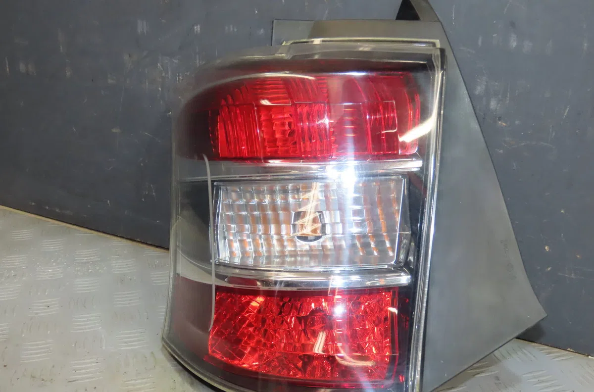 Feu arrière gauche Toyota IQ (_J1_) 1.0 (kgj10_) (2009-2015) occasion