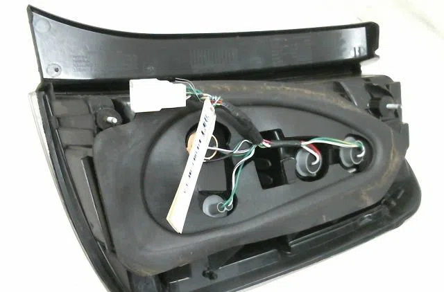 Feu arrière gauche Toyota PRIUS Liftback (_W2_) 1.5 hybrid (nhw20_) (2003-2009) occasion