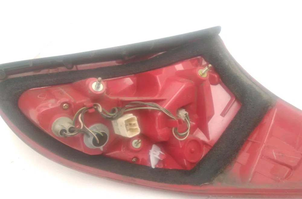 Feu arrière gauche Toyota RAV 4 III (_A3_) 2.2 d 4wd (ala30_) (2006-2012) occasion
