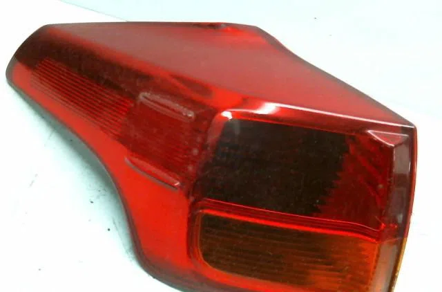 Feu arrière gauche Toyota RAV 4 IV (_A4_) 2.0 d (ala40_) (2012-2018) occasion