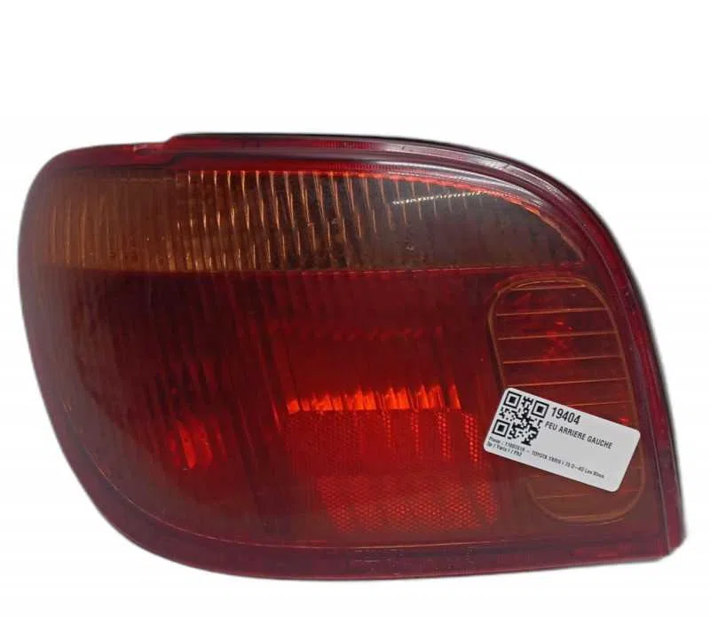 FEU ARRIERE GAUCHE TOYOTA YARIS I 815610D070