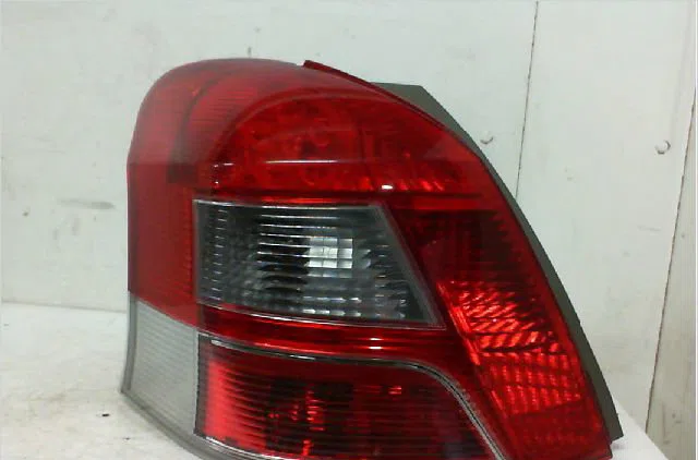 Feu arrière gauche TOYOTA YARIS II occasion