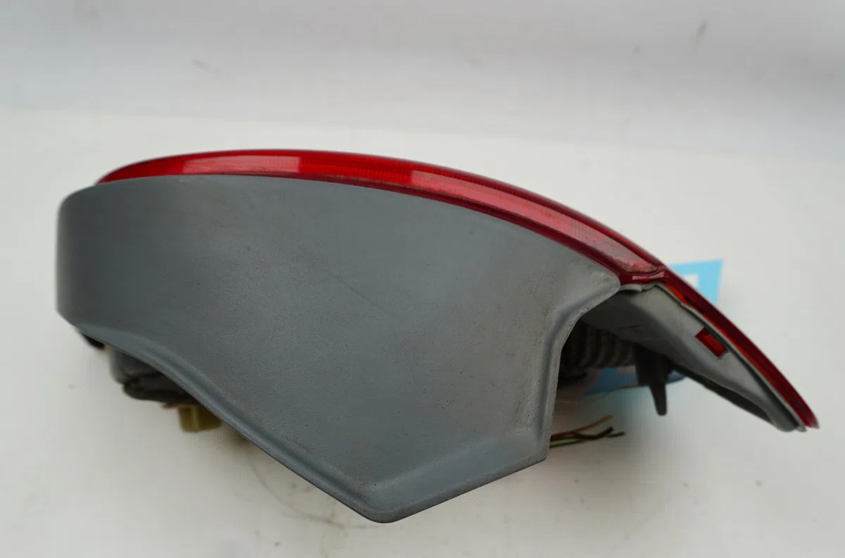 Feu arrière gauche Toyota YARIS (_P1_) 1.0 (scp10_) (1999-2005) occasion
