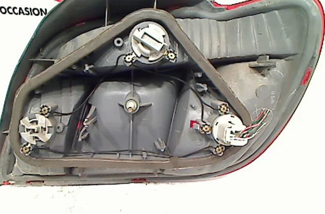 Feu arrière gauche Toyota YARIS (_P1_) 1.0 (scp10_) (1999-2005) occasion