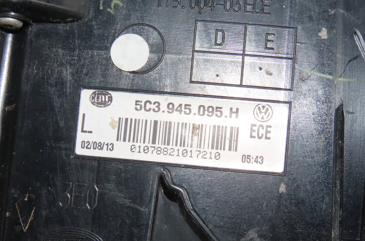 Feu arrière gauche Volkswagen BEETLE Décapotable (5C7, 5C8) 2.0 tsi (2012-2019) occasion