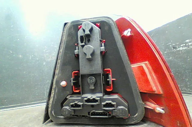Feu arrière gauche Volkswagen BORA I (1J2) 1.9 tdi (1998-2005) occasion