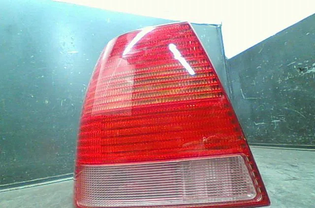 Feu arrière gauche Volkswagen BORA I (1J2) 1.9 tdi (1998-2005) occasion
