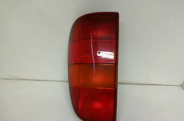 Feu arrière gauche VOLKSWAGEN CADDY II Phase 1 09-1996--03-2004 1.9 TDI occasion