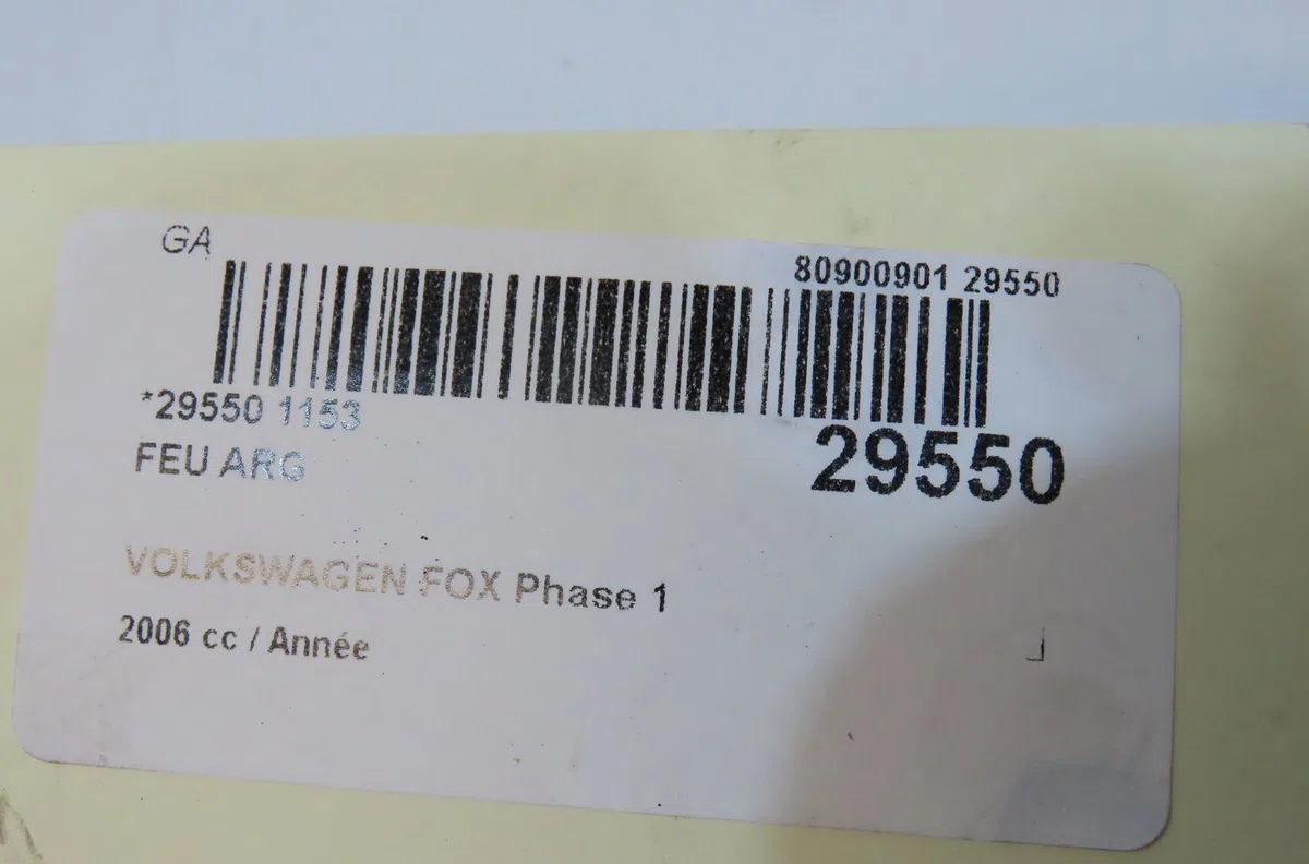 Feu arrière gauche VOLKSWAGEN FOX 2006 occasion