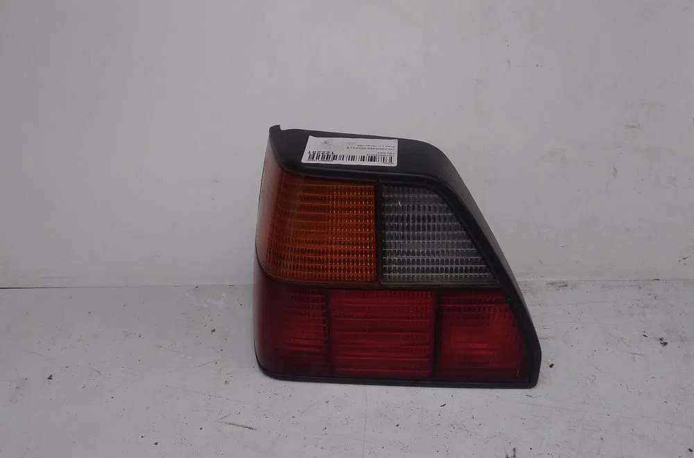 Feu arrière gauche VOLKSWAGEN GOLF 1988 occasion