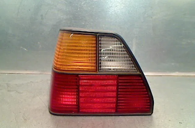Feu arrière gauche VOLKSWAGEN GOLF 1989 occasion