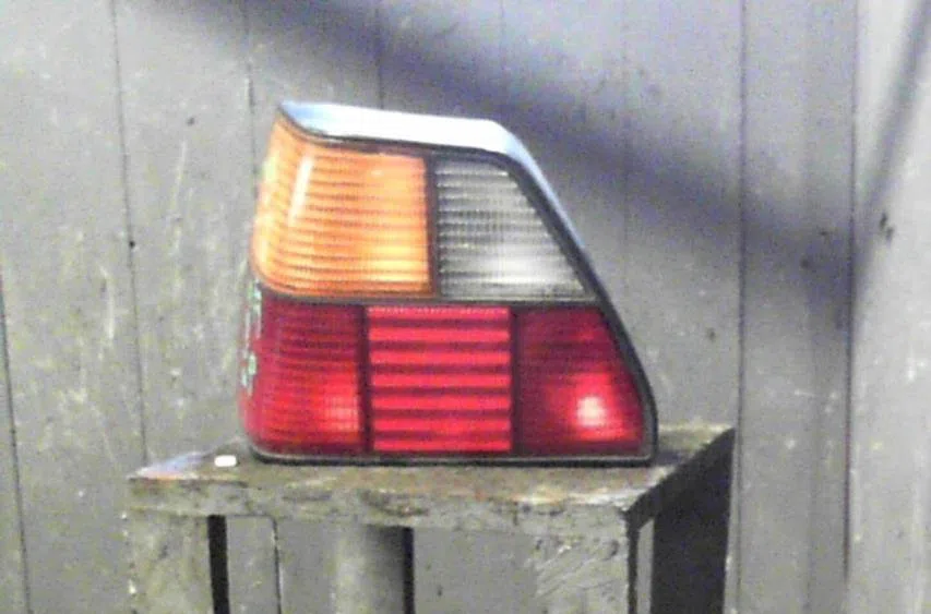 Feu arrière gauche VOLKSWAGEN GOLF 2  GOLF 2 occasion