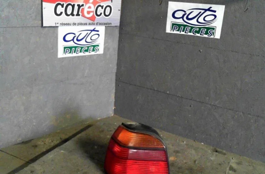 Feu arrière gauche VOLKSWAGEN GOLF 3  GOLF 3 occasion