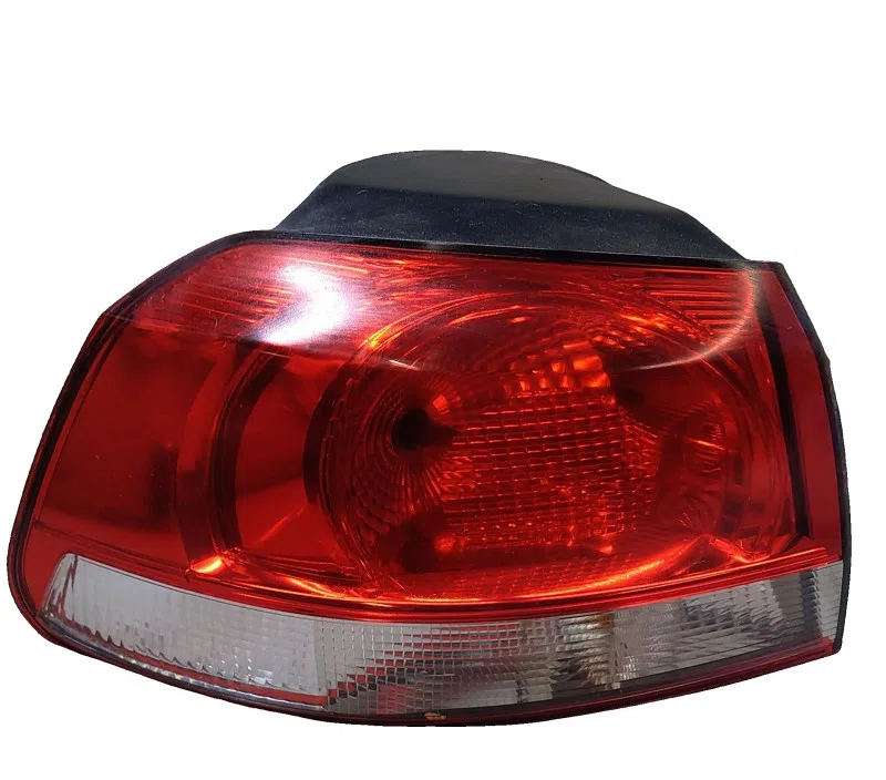 FEU ARRIERE GAUCHE VOLKSWAGEN GOLF 5K0945257
