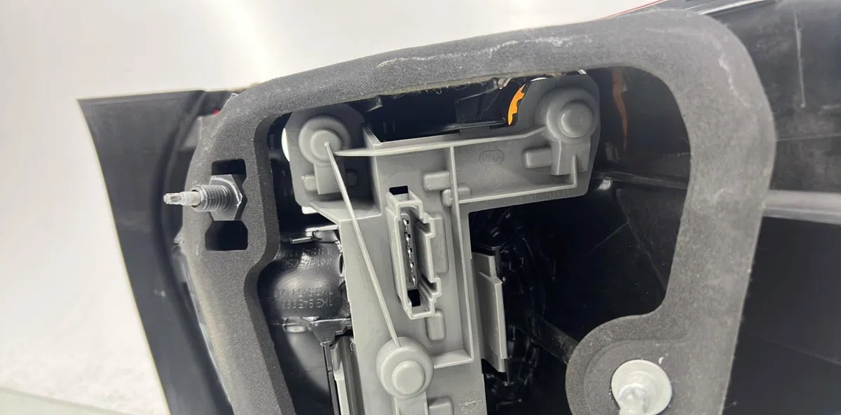 Feu arrière gauche VOLKSWAGEN GOLF 6 BREAK occasion