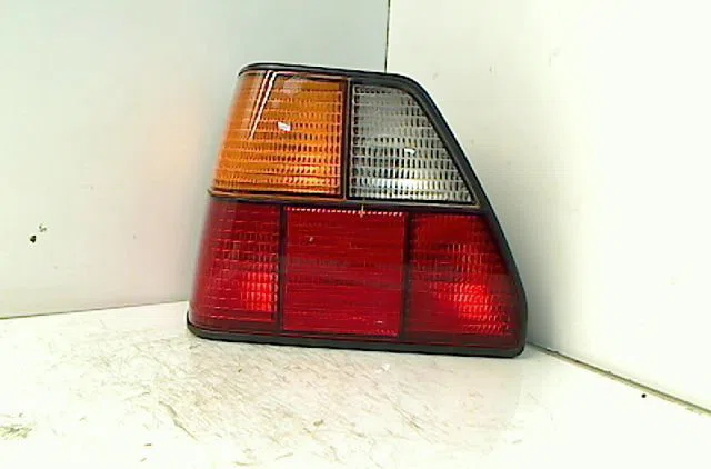 Feu arrière gauche VOLKSWAGEN GOLF II 1988 occasion