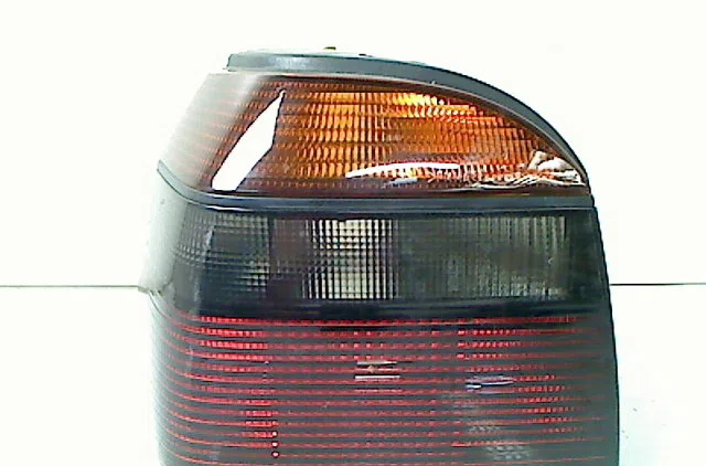 Feu arrière gauche VOLKSWAGEN GOLF III 1994 occasion