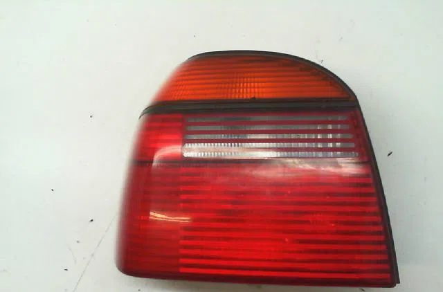 Feu arrière gauche Volkswagen GOLF III (1H1) 1.8 (1991-1997) 5 portes occasion