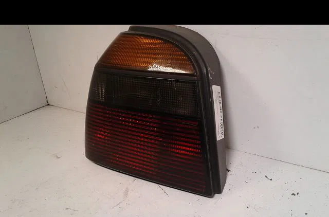Feu arrière gauche Volkswagen GOLF III (1H1) 1.8 (1991-1997) 5 portes occasion