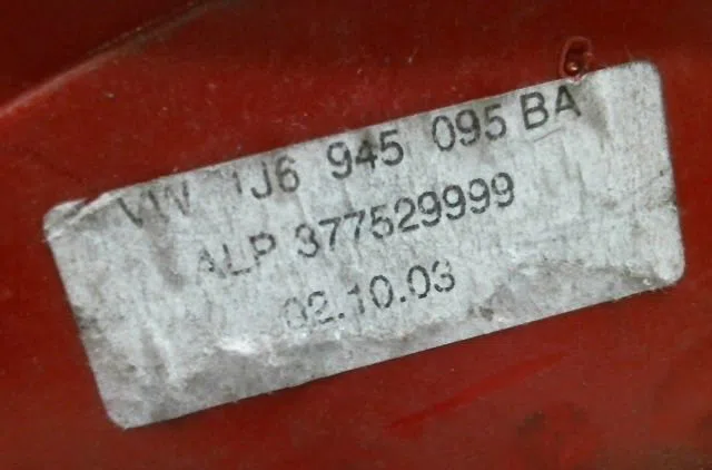 Feu arrière gauche Volkswagen GOLF IV (1J1) 1.6 16v (2000-2005) occasion