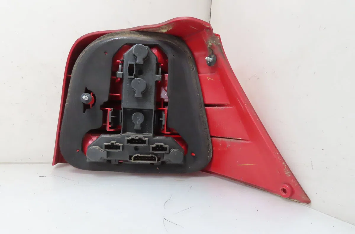 Feu arrière gauche Volkswagen GOLF IV (1J1) 1.6 (1997-2004) occasion