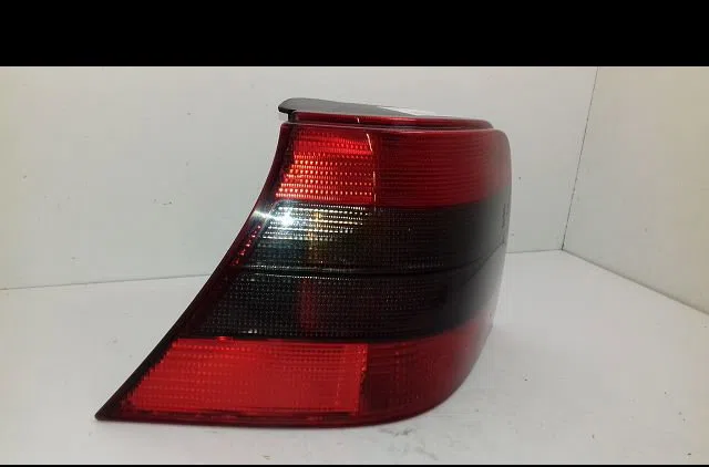 Feu arrière gauche Volkswagen GOLF IV (1J1) 1.8 t (1997-2005) occasion